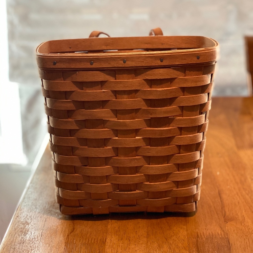 Longaberger 1990 Medium Basket